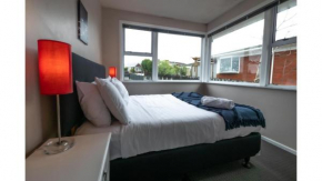 3-bedroom 2-bathroom Bright & Sunny Family home